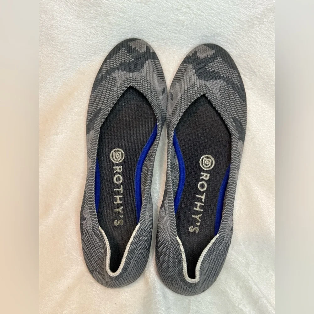 Rothy's The Flat Round Toe Ballet Flats‎ in a Gray Camo Women’s Shoes Size 8